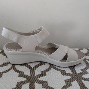 Easy Spirit Escedella Sandals